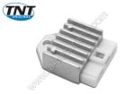 R�gulateur de tension adaptable pour booster