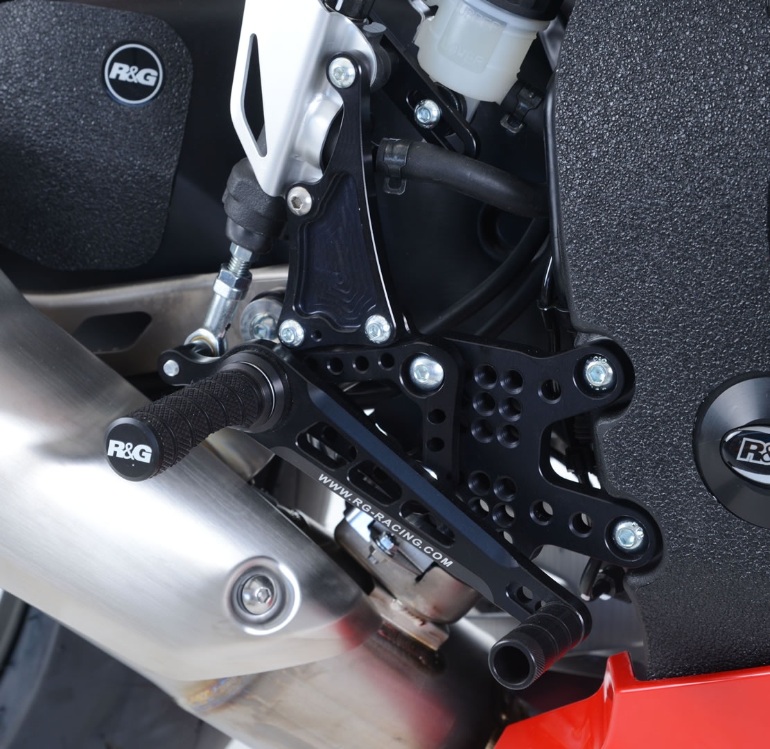 Commandes reculées R&G Racing noir Honda CBR 1000 RR 08-16