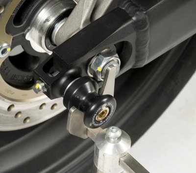 Diabolos de bras oscillant R&G Racing noir sur platine Honda CBR 600 F