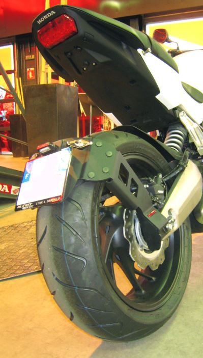 Support de plaque déporté Access Design pour Honda Hornet 600 11-14