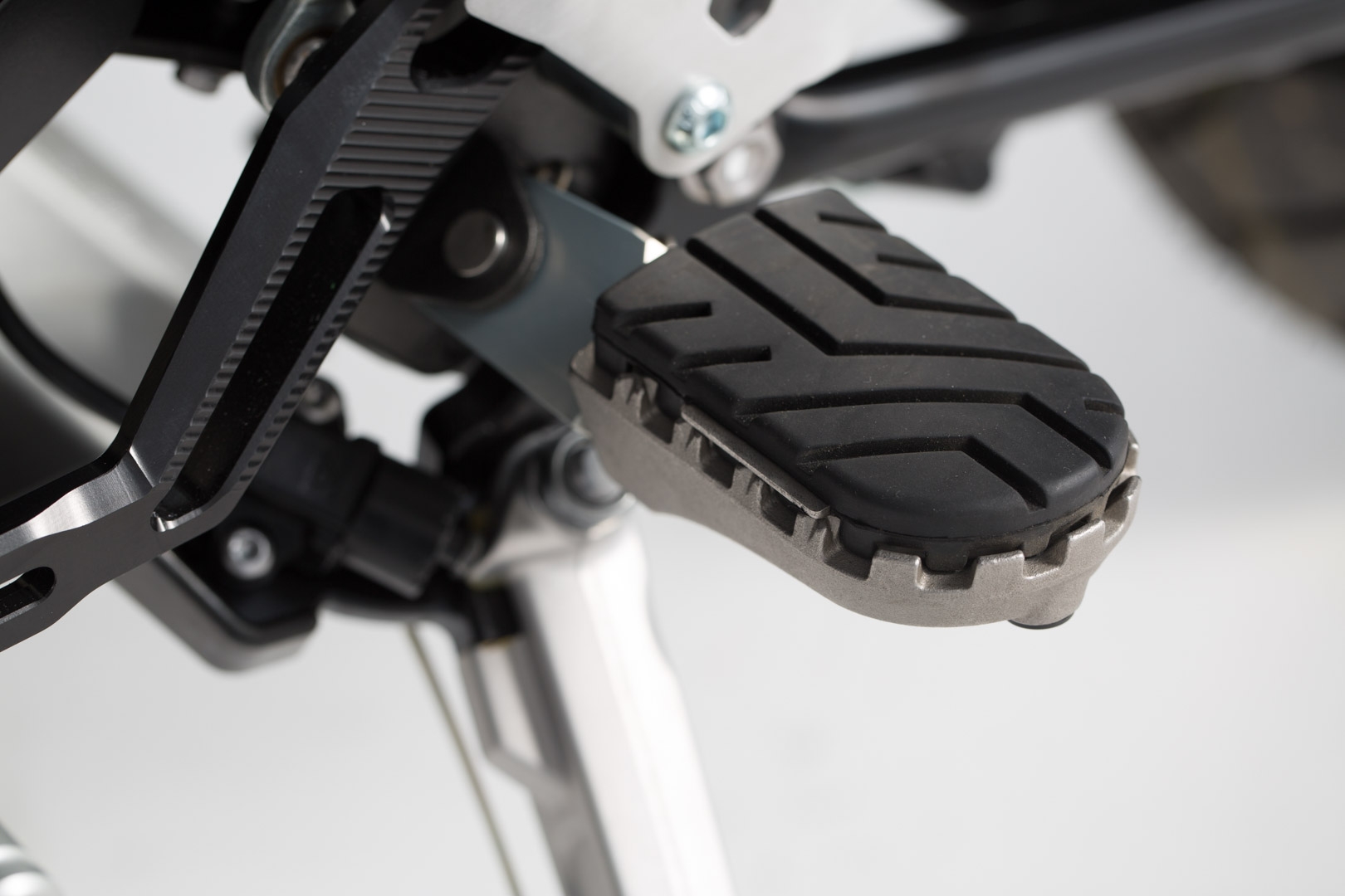 Repose-pieds SW-MOTECH ION Triumph Tiger 800 16-19