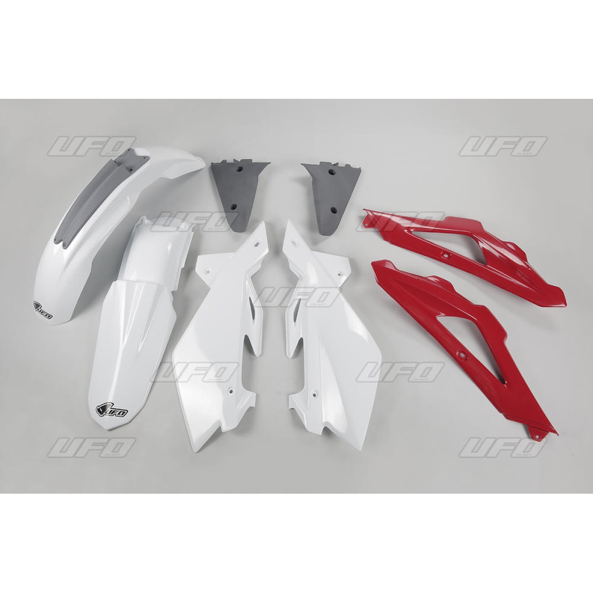 Kit plastique UFO Husqvarna 250 TC 2006 rouge/blanc/gris (couleur orig