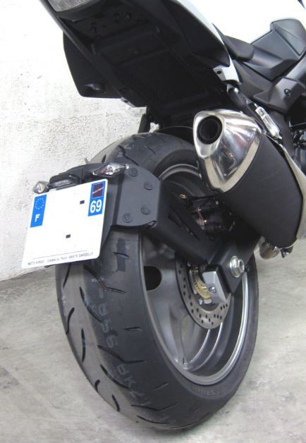 Support de plaque déporté Access Design pour Suzuki GSR 750 12-16