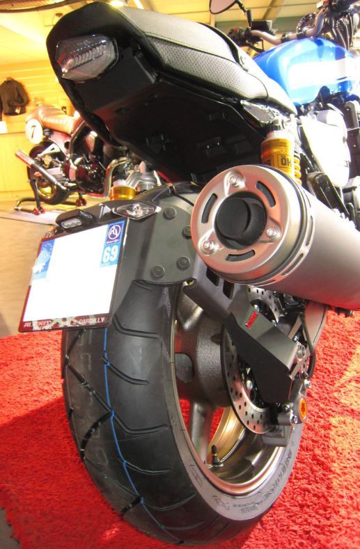 Support de plaque déporté Access Design pour Yamaha XJR 1300 99-16